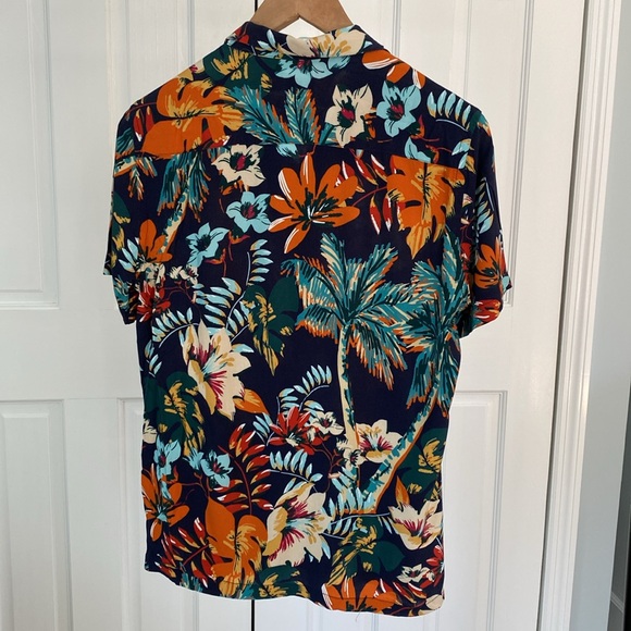 Zara / Resort Shirt / Floral Pattern / Small - Picture 6 of 9